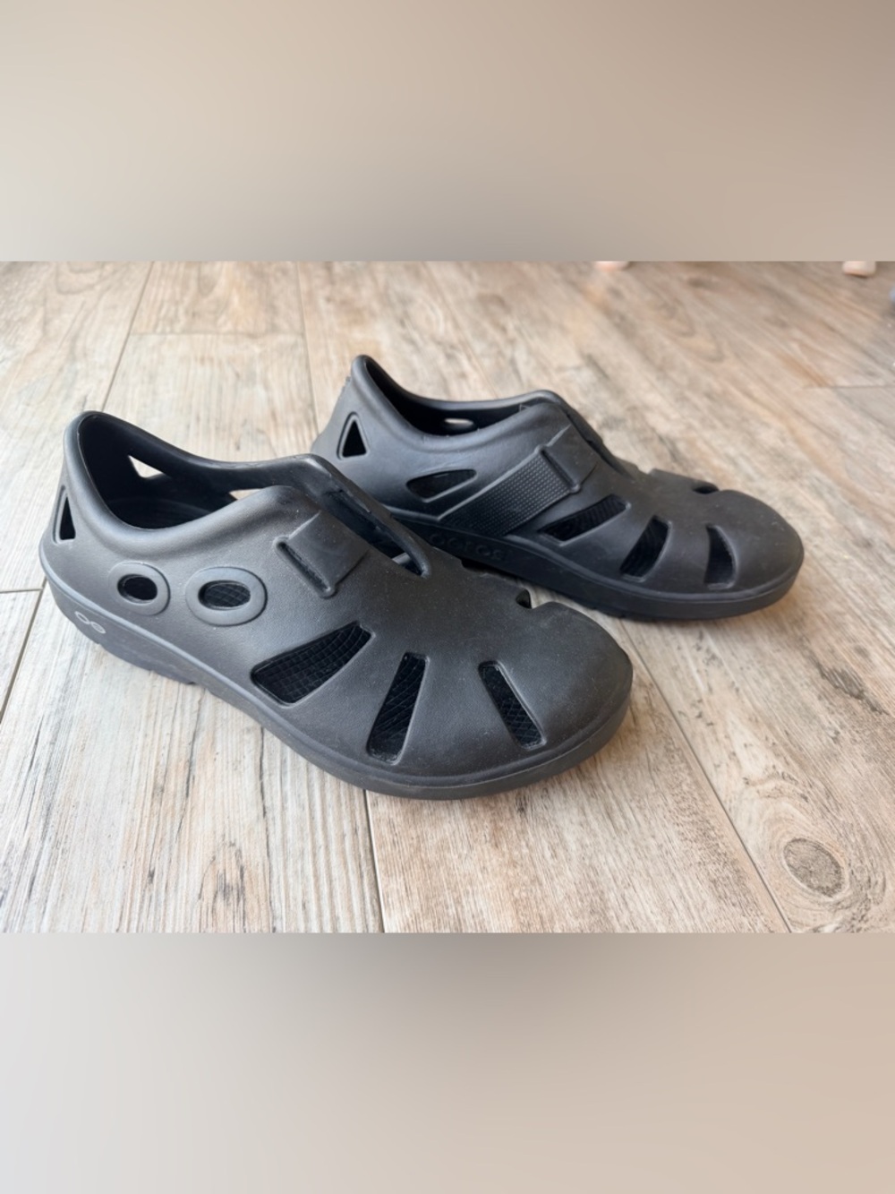 Oofoos OOcandoo Recovery Black Lightweight Comfort Foam Unisex Shoes